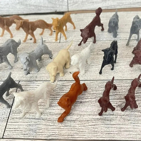 VTG Vintage Lot Of 21 Miniatures Plastic Animals 19 Dogs-1 Cat-1 Horse - Picture 3 of 12